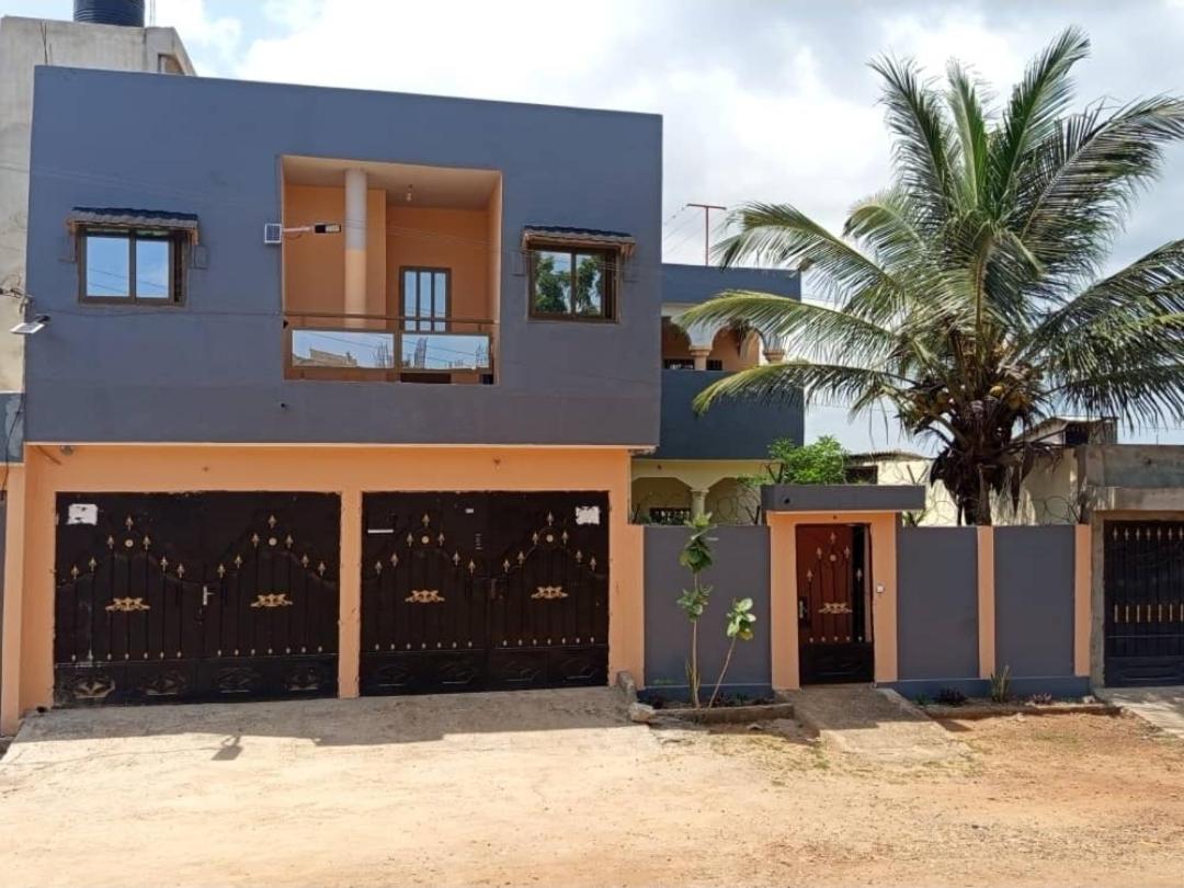 Appart Chambre Salon meublé - B&B Madjikpéto