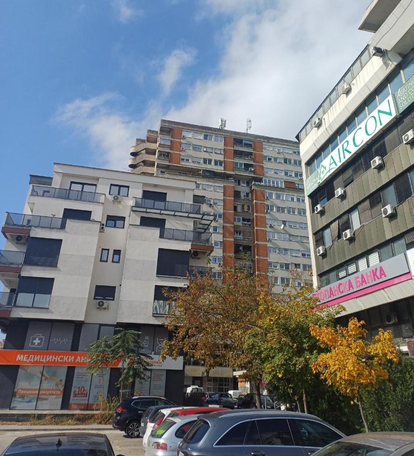 Urban Hub Apartment - B&B Skopje