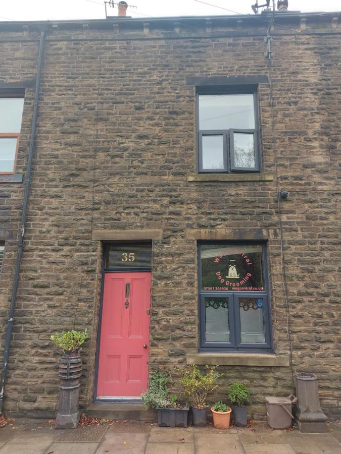 Restful room in riverside spot - B&B Hebden Bridge