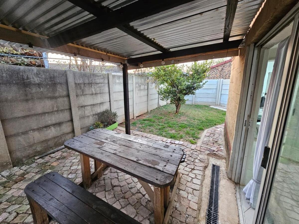 Sally's Place - B&B Boksburg