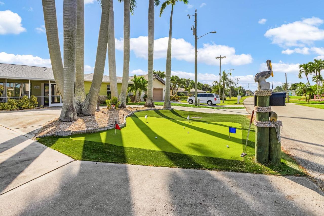 Waterfront Caribbean-Vibe Paradise with Heated Pool and Boat Dock - B&B Cape Coral