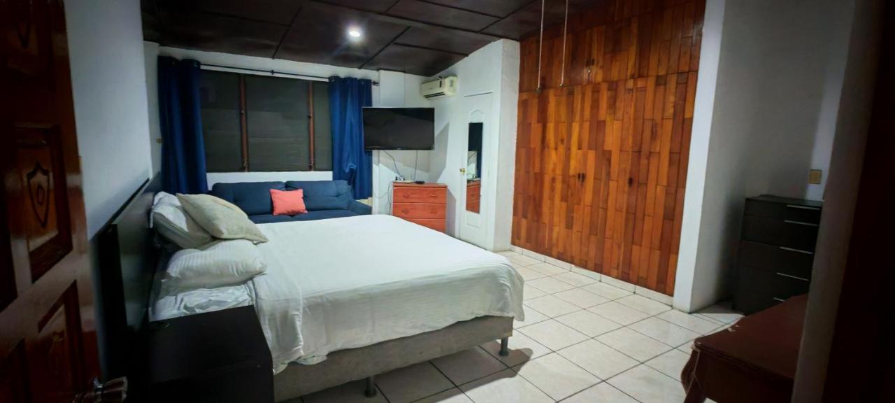 Habitación Lomas de San Francisco - B&B San Salvador