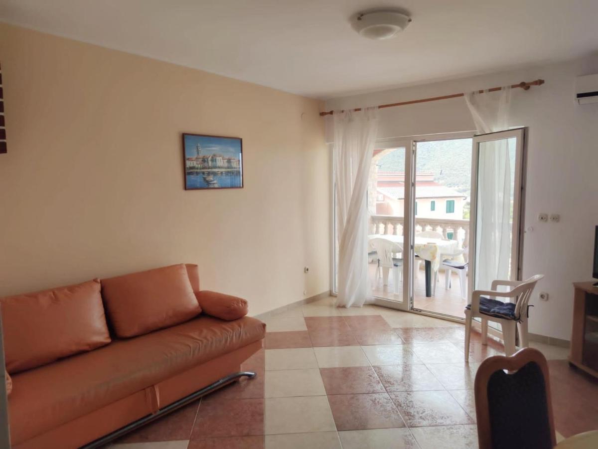 Two-Bedroom Apartment with Terrace and Sea View