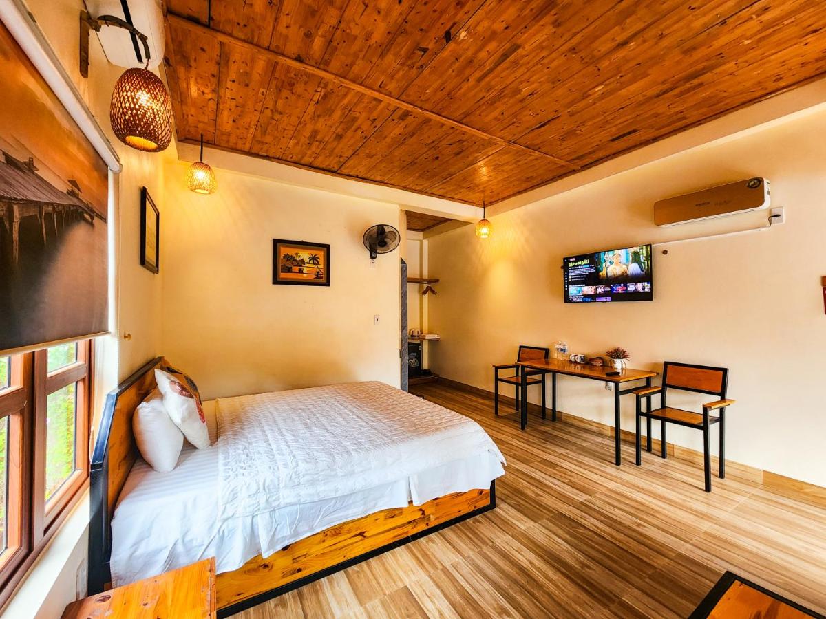 King Room with Pool View