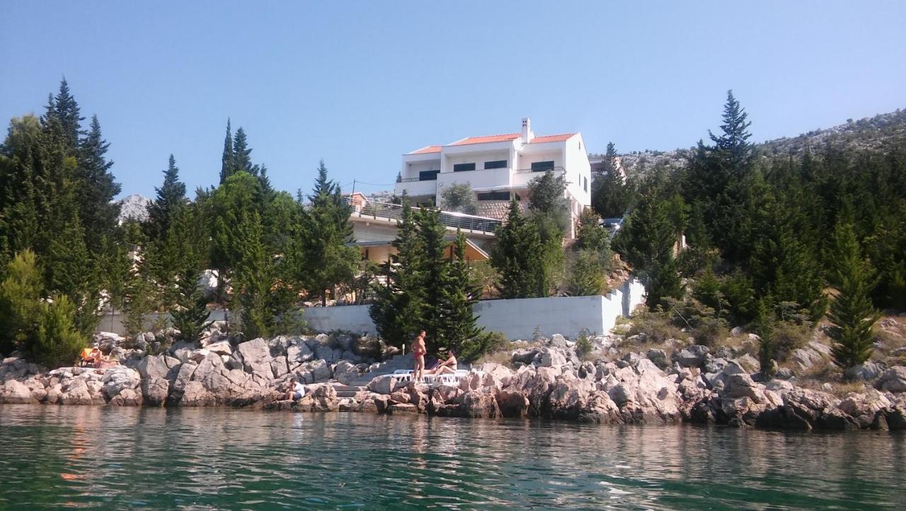 Maria Apartments - Chambres d'hôtes Starigrad