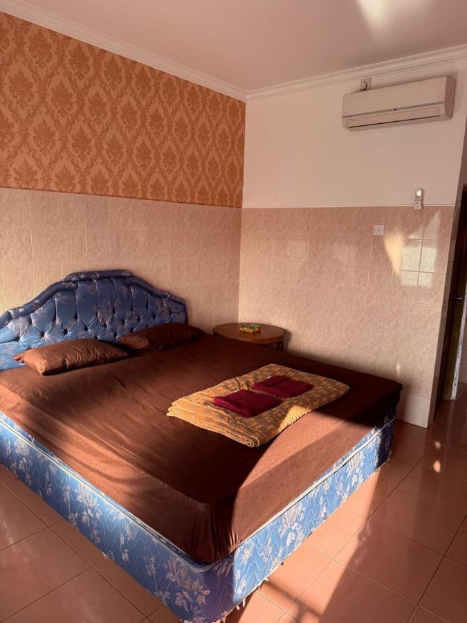 Cempaka 2 Homestay - Bed and Breakfast Legian