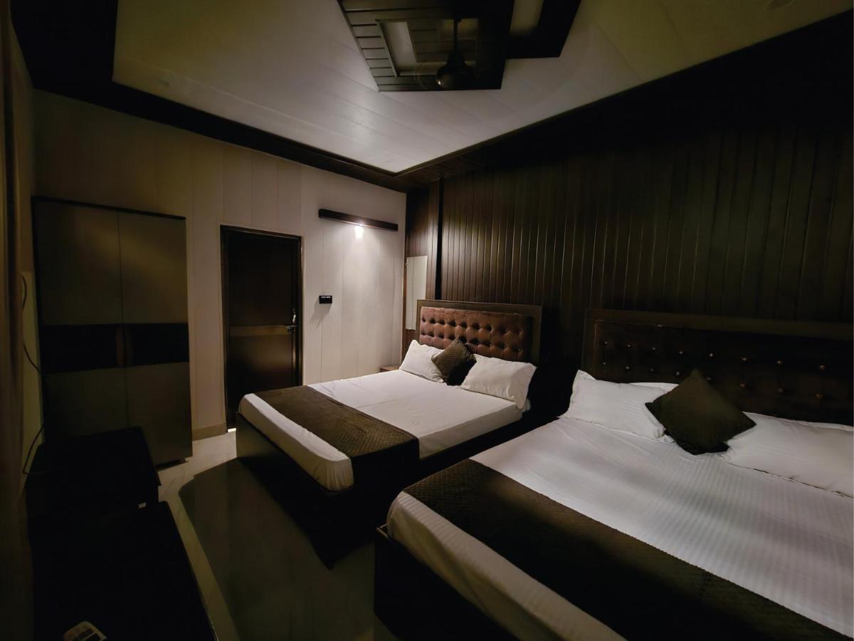 Chhaya Niketan Home Stay - B&B Ayodhya