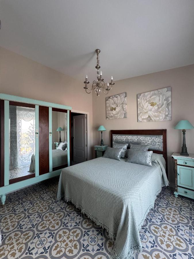 Queen Room with Pool View