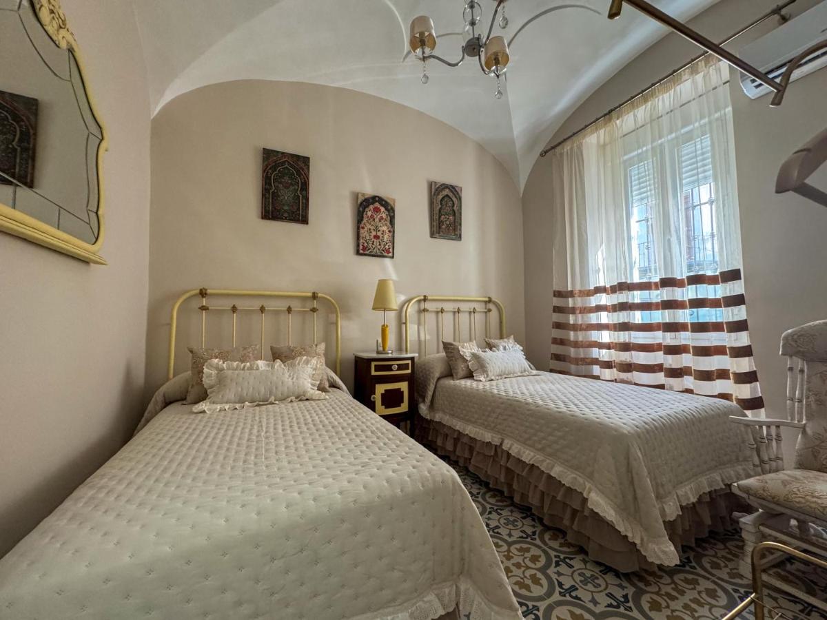 Double Room with Private External Bathroom