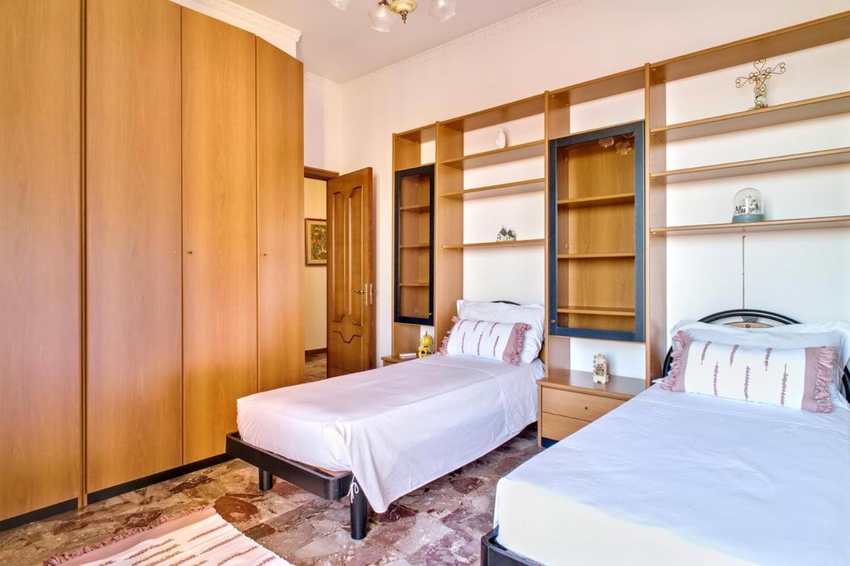 Two-Bedroom Deluxe Apartment with Balcony