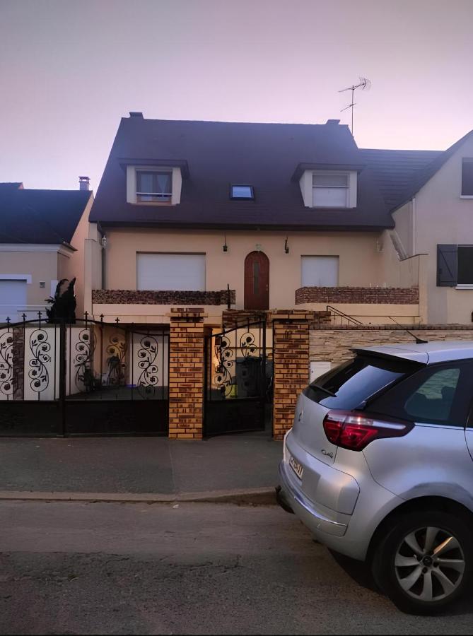 Studio de 25M - Bed and Breakfast Claye-Souilly