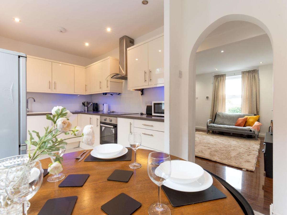 Pass the Keys 2BR House Garden Sleeps 6 Elizabeth Line - Ferienwohnung Plumstead