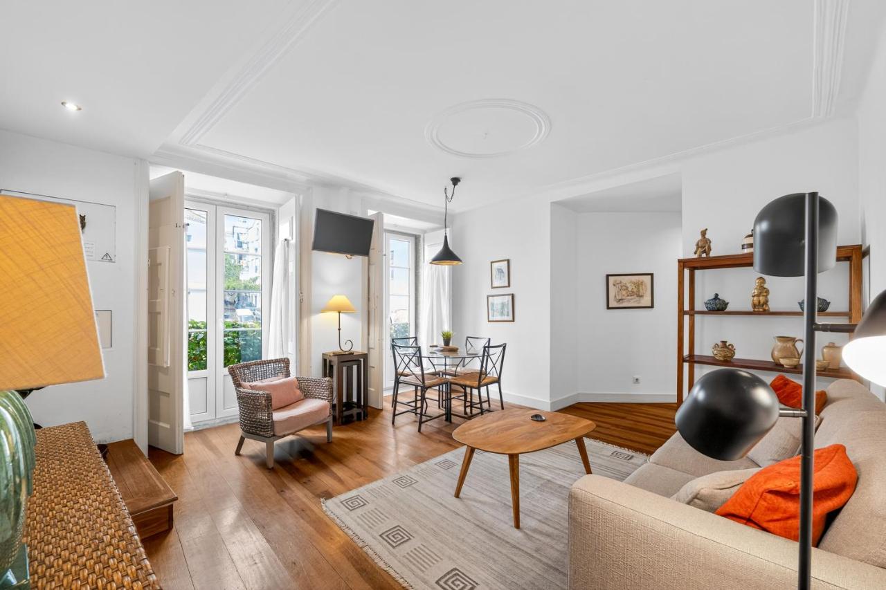 Elegant S. Miguel Apartment - Ferienwohnung Lissabon