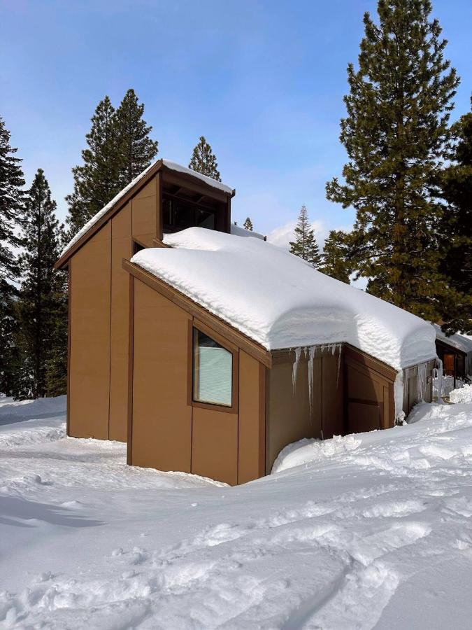 Lofty Retreat, Condo in Northstar - Bed and Breakfast Truckee