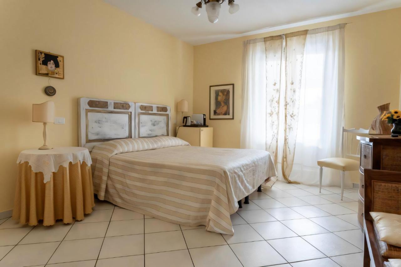 Doppelzimmer mit Balkon