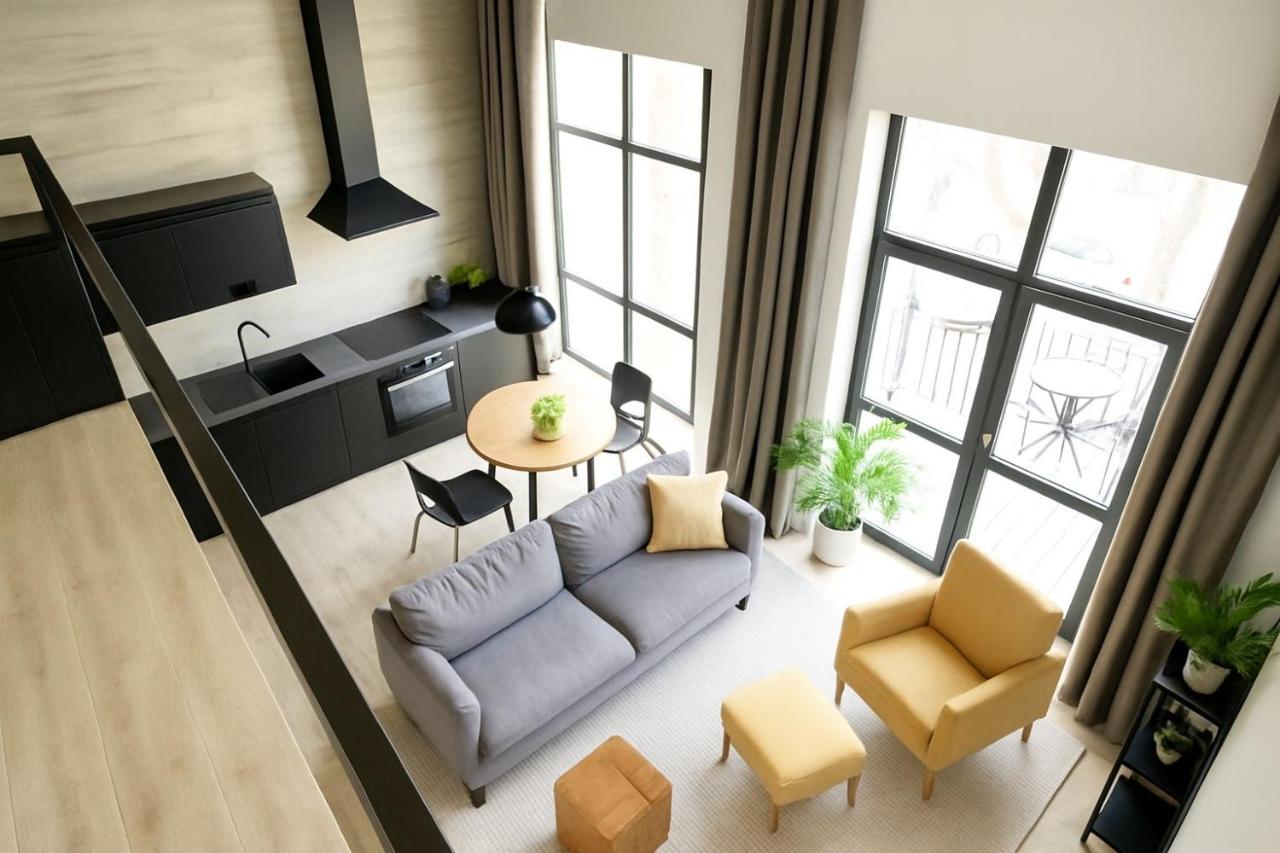 G - Owl Jazz -Modern loft type apartment 18 with big roof terrace and free private parking - Chambres d'hôtes Kaunas