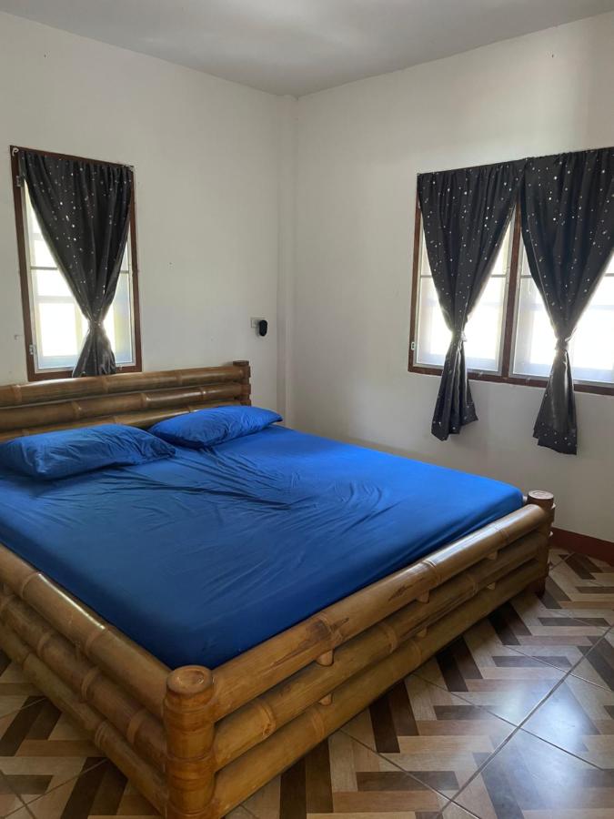 Deluxe Double Room (2 Adults + 1 Child)