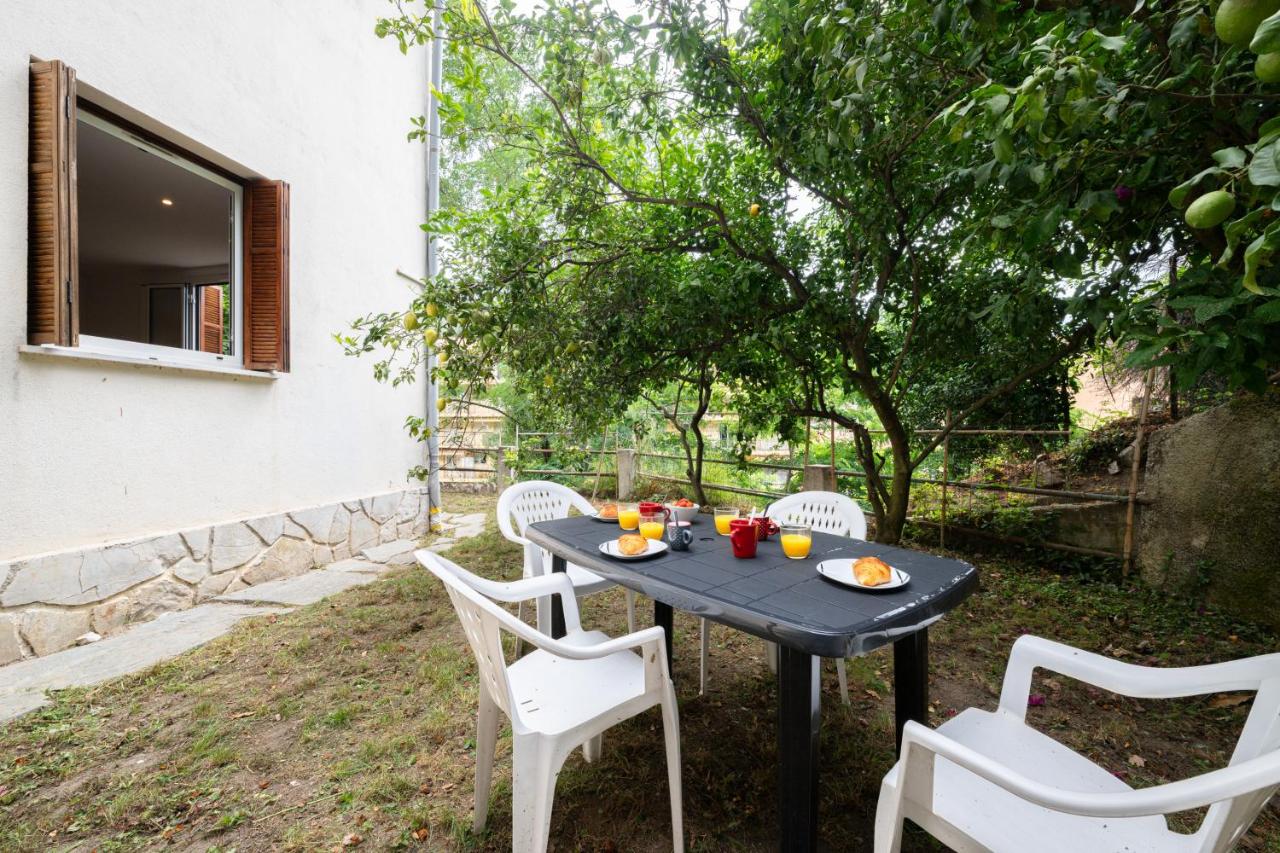 Villa blanche - Bed and Breakfast Menton