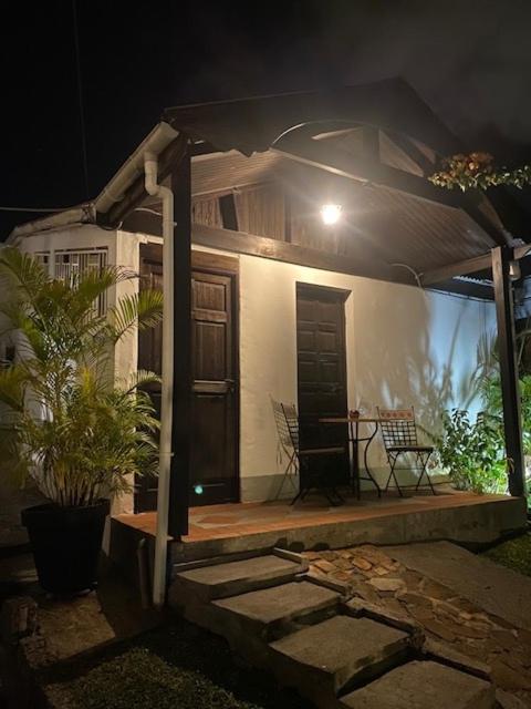 La DEPENDANCE CREOLE - B&B Fort-de-France