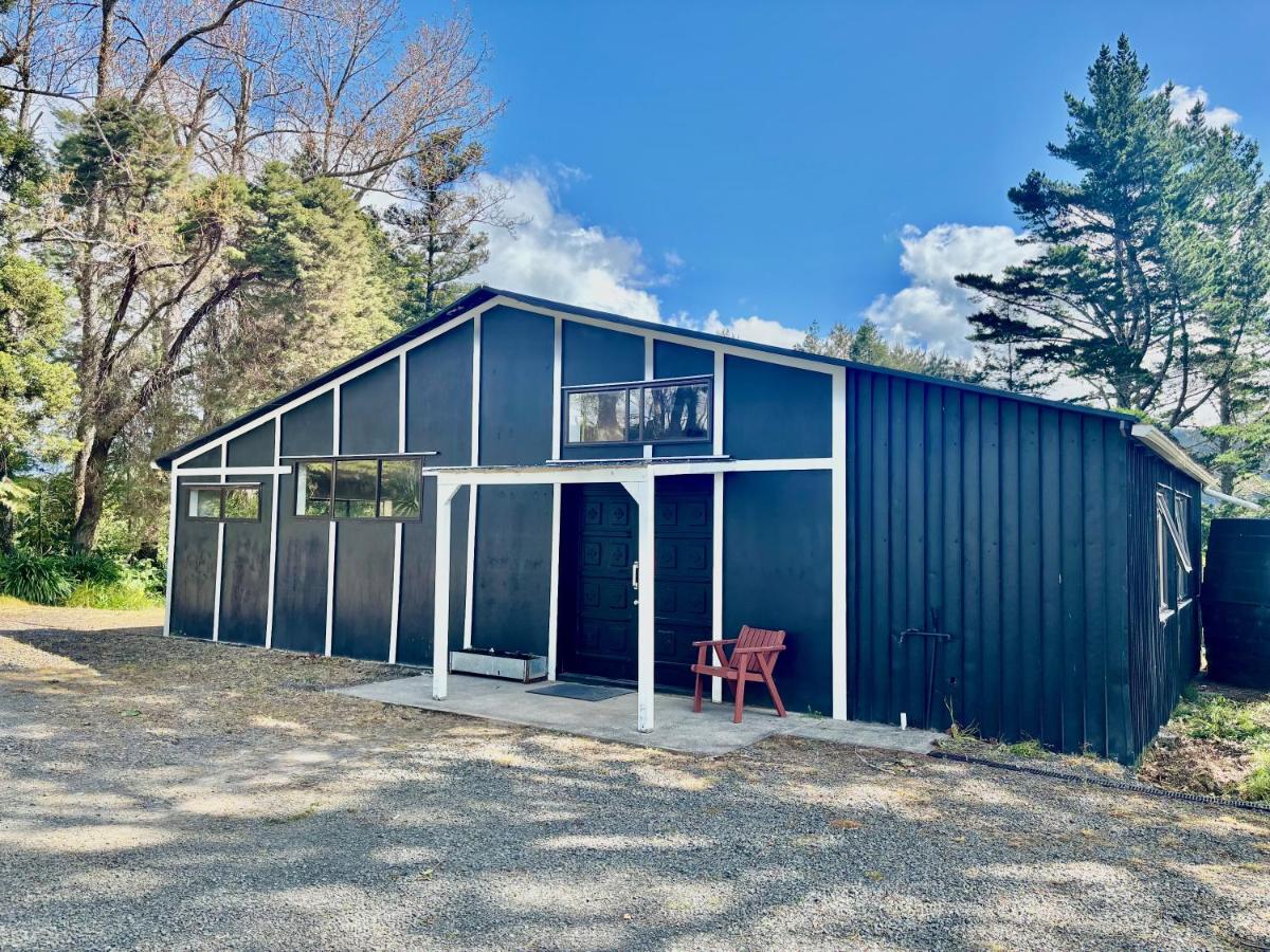 Pauanui Orchard Farmstay - Pet Friendly! - Bed and Breakfast Hikuai