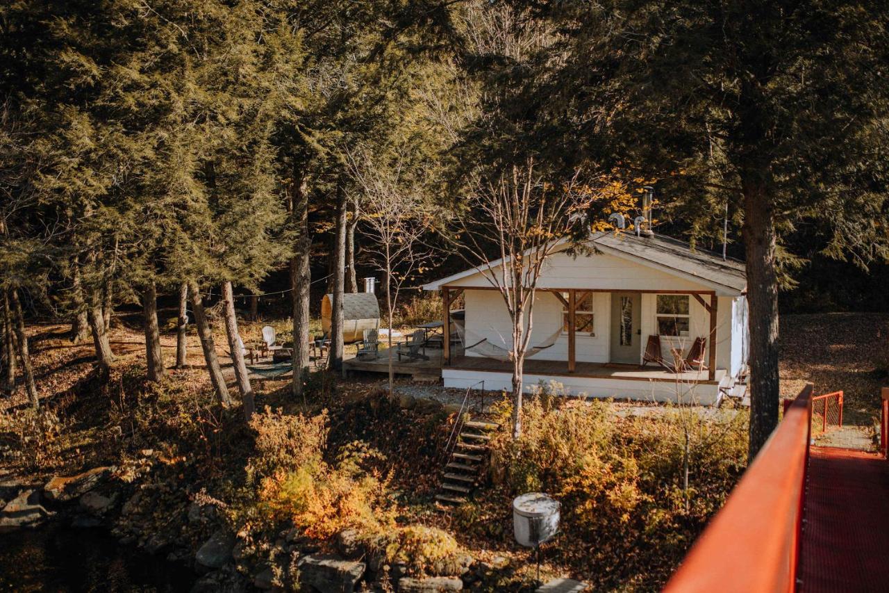 Le 88 Howard - Spa Sauna River & Cute Bridge - Ferienwohnung Mansonville