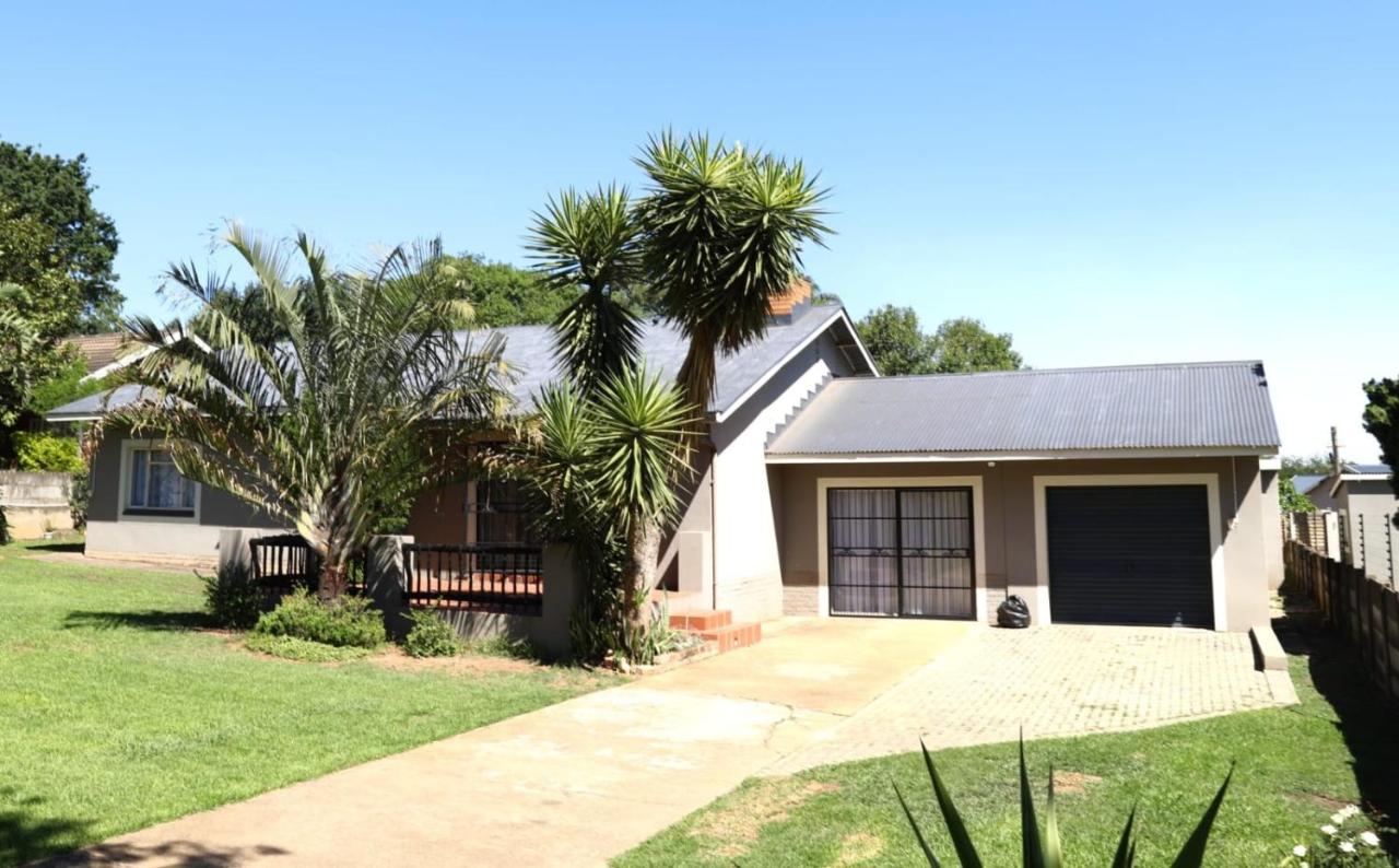 Sleep-A-Lot - Bed and Breakfast Piet Retief