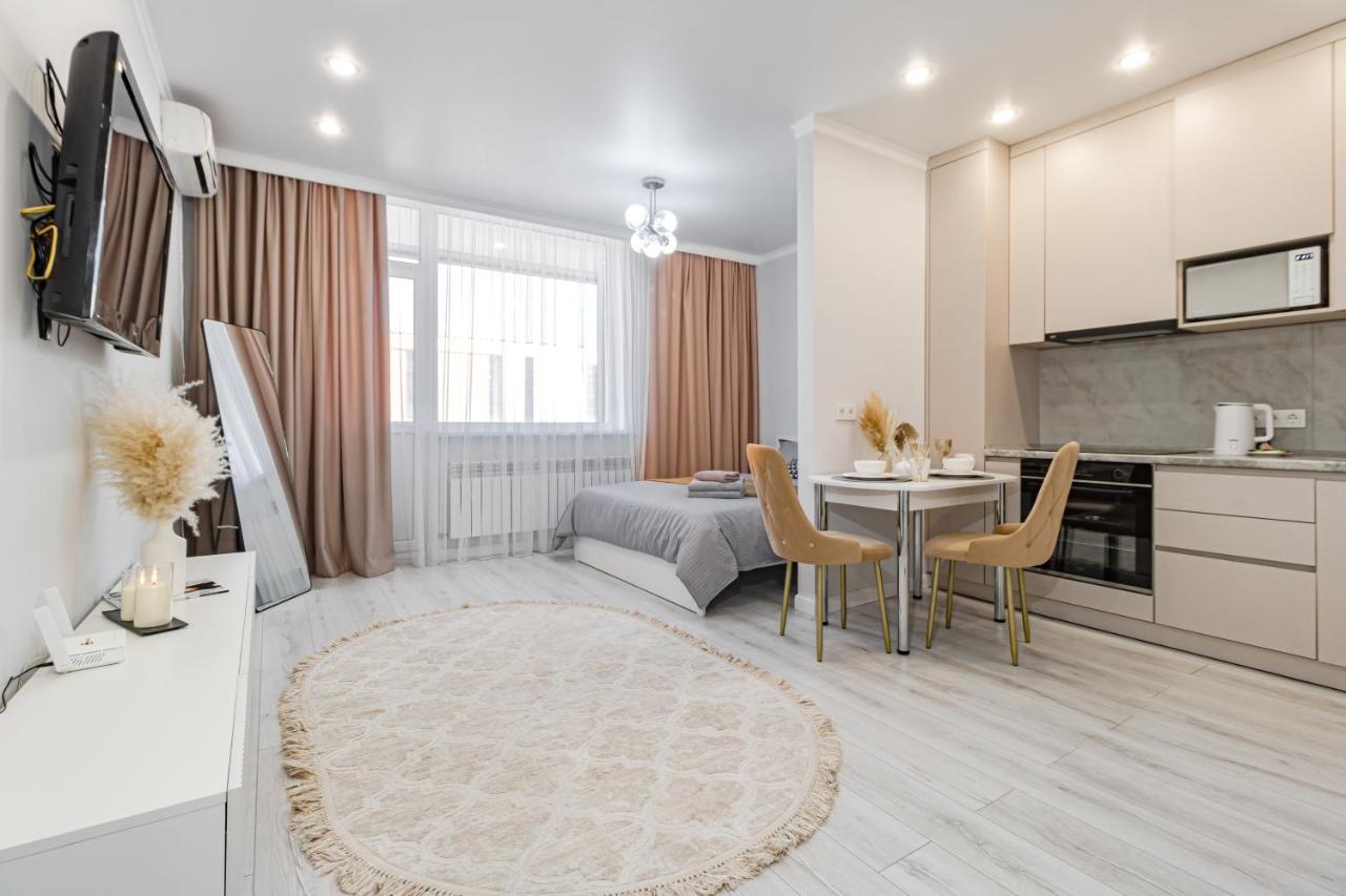 Тёплая и уютная студия в центре Левого берега - Ferienwohnung Astana