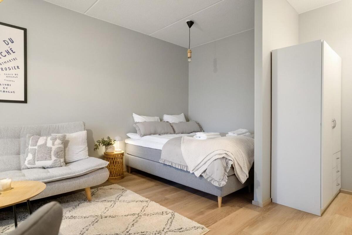 Arctic City Studio, Private Sauna & Wifi - B&B Rovaniemi