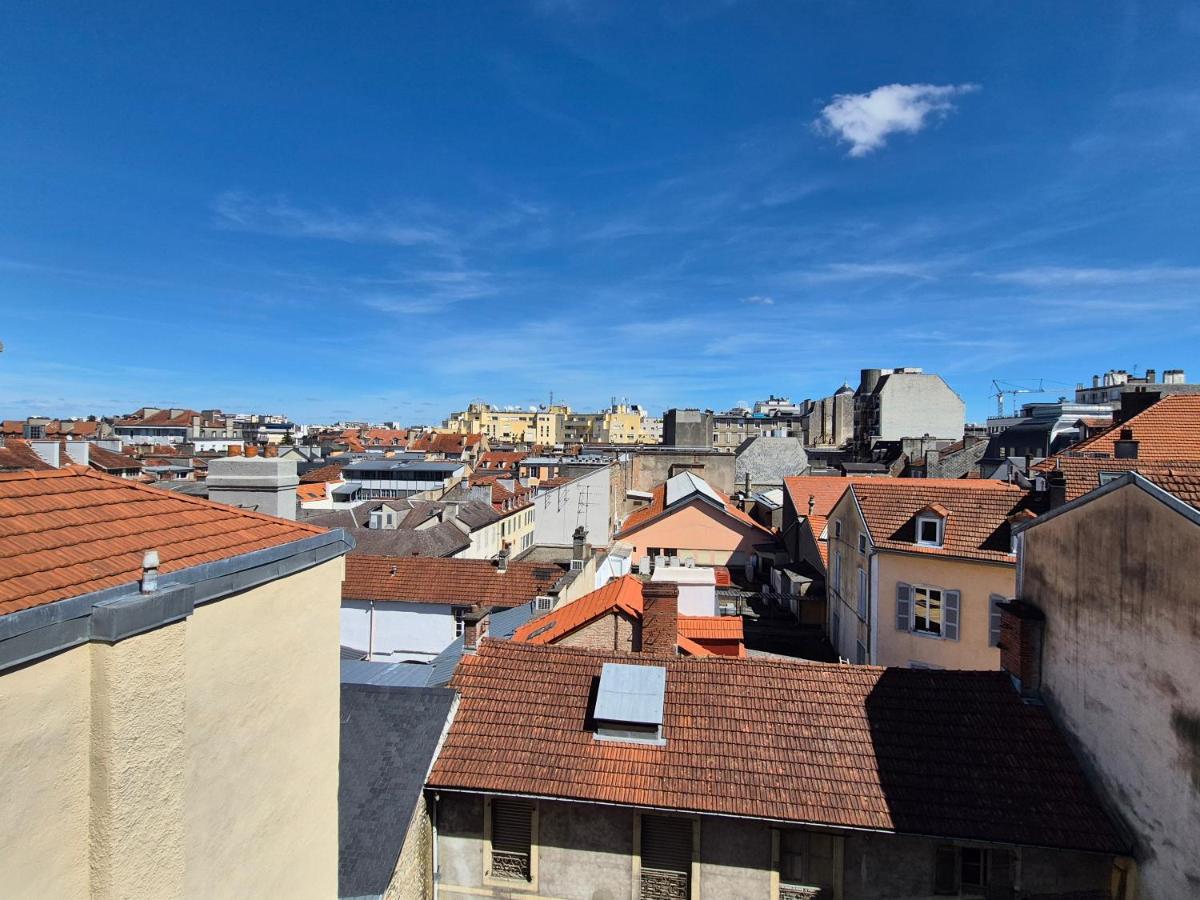 Magnifique Appartement rénové au coeur de Pau - Chambres d'hôtes Pau