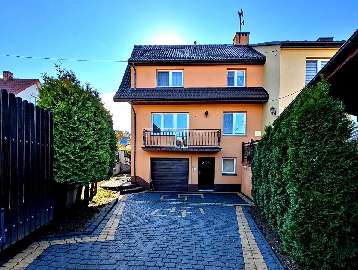 Dom w Kryspinowie - B&B Kryspinów