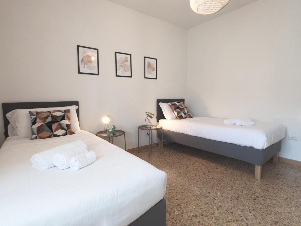 Tuscany Best Point [Stazione] - B&B Montale