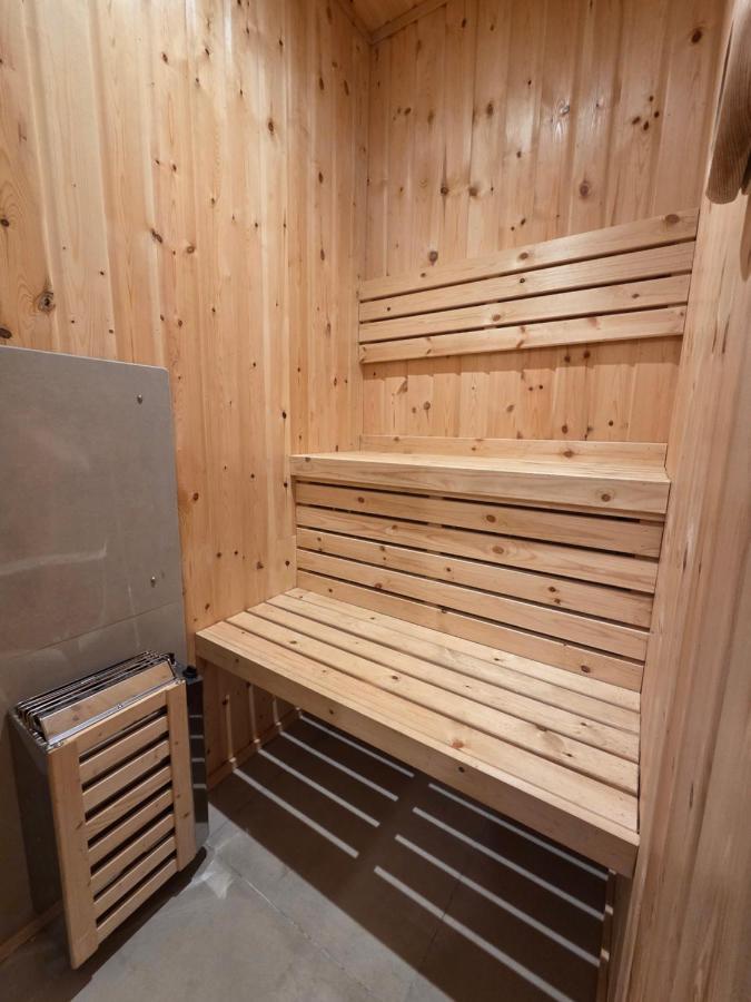 Modern 5 Bedroom Retreat, With Valley Views, Near Bike Park Wales - B&B Troed-y-rhiw