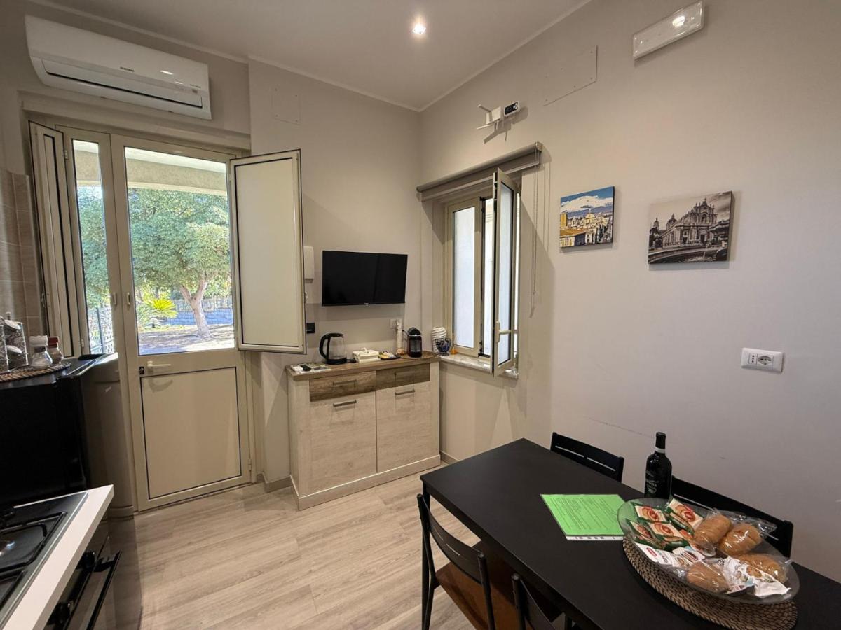 Crystal Green Holidays - B&B Catania