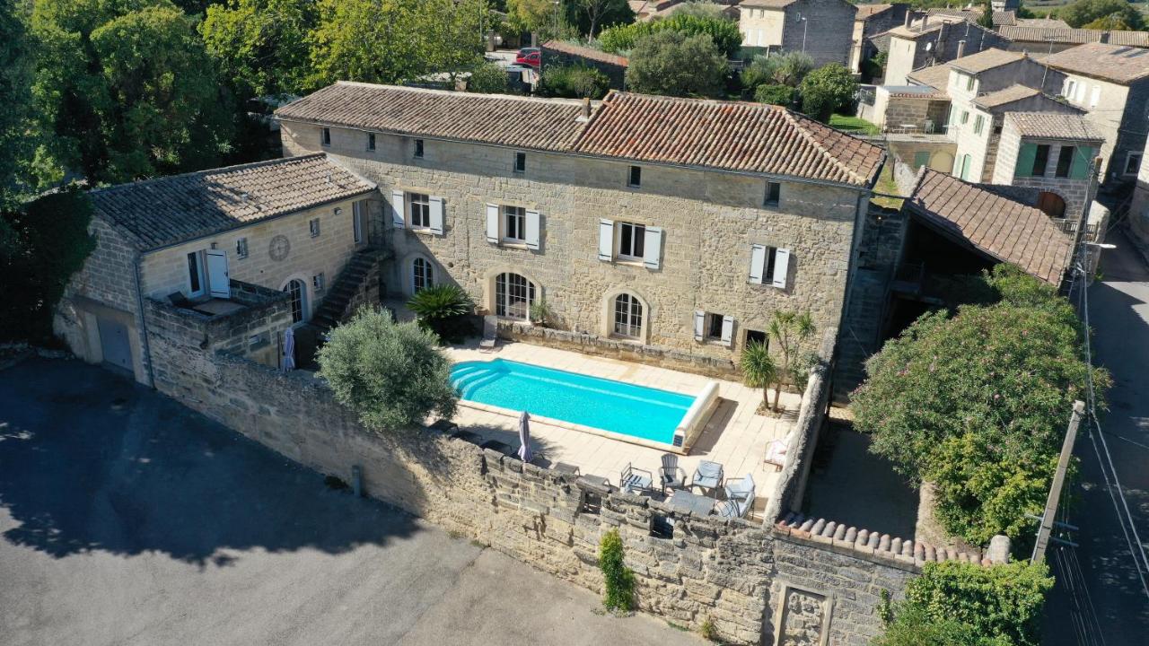 Magnifique Mas familial - 18 personnes - Bed and Breakfast Sagriès