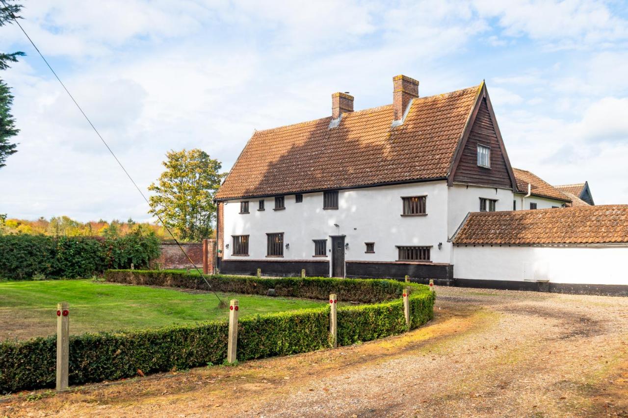 Amazing Spa Country House with Indoor Pool, Sauna and Steam Room - Chambres d’hôtes Tibenham