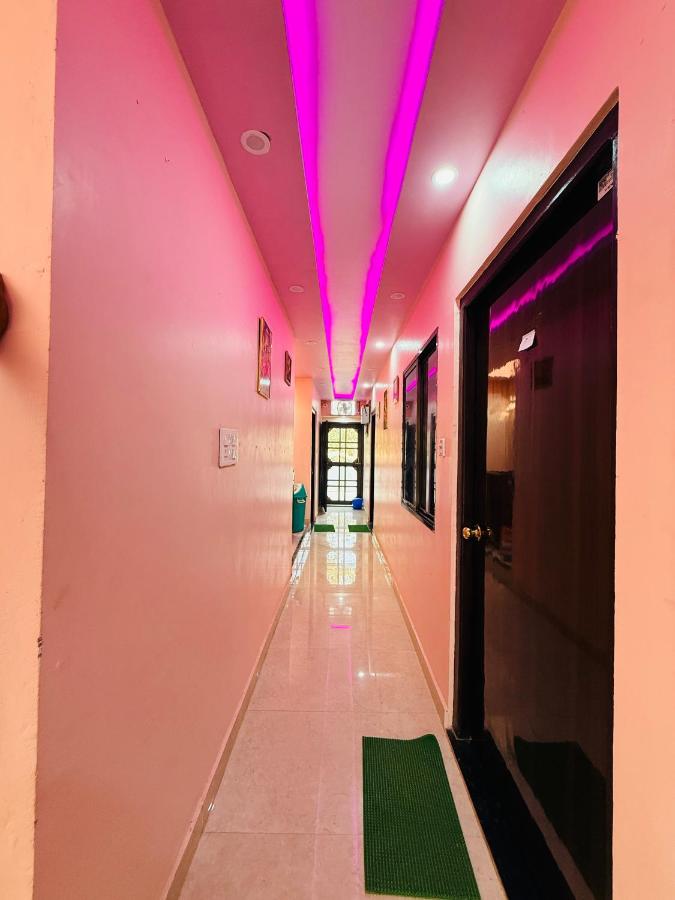 ATULYAM STAYs PREMIUM - B&B Ayodhya