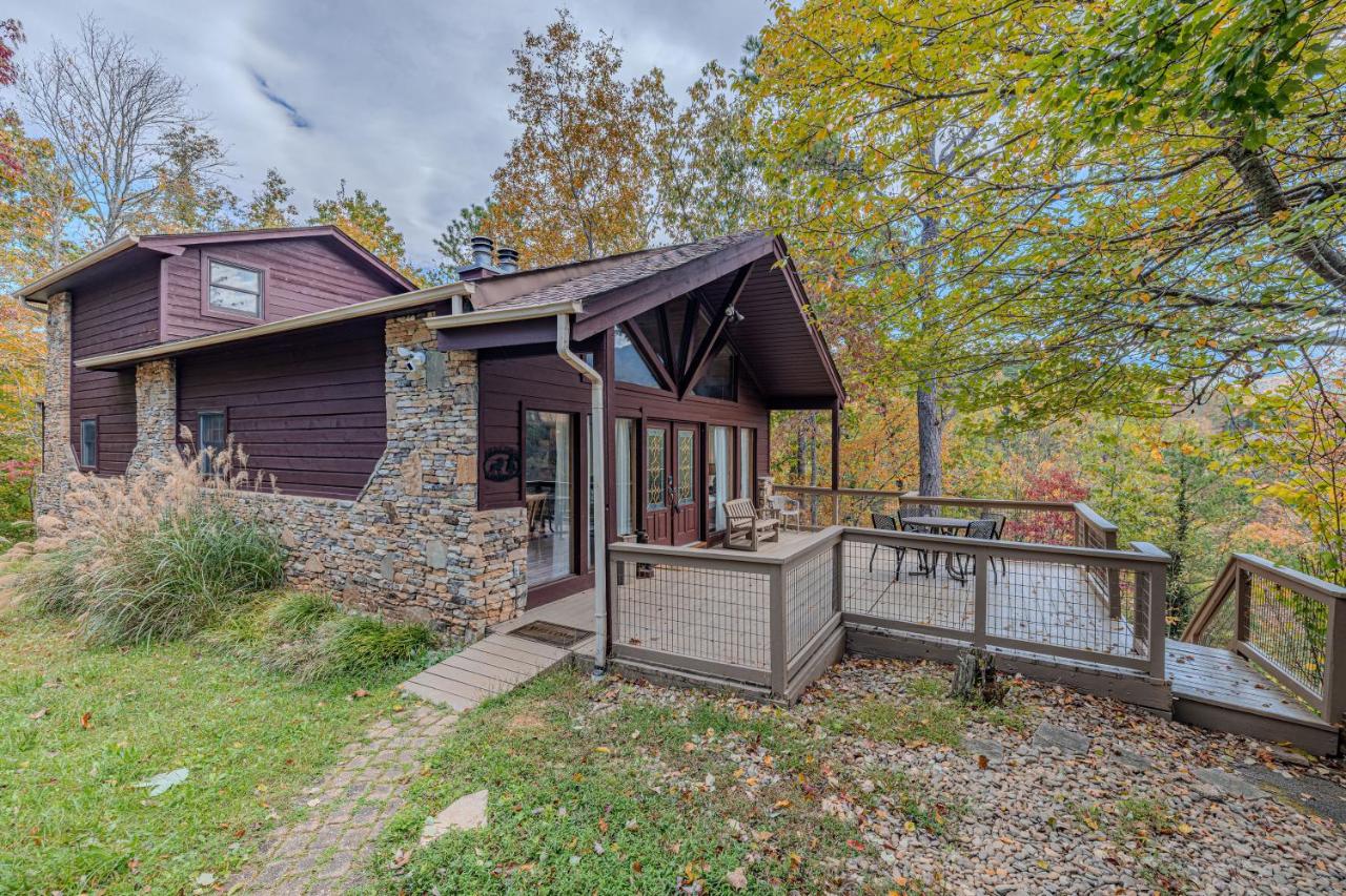 Heavenly View, Hot Tub, 3 King Beds, Pool Table - Bed and Breakfast Gatlinburg