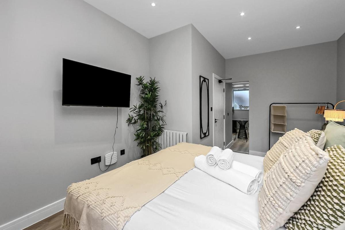 Unwind in Style The Ultimate Studio Getaway - B&B Edgware