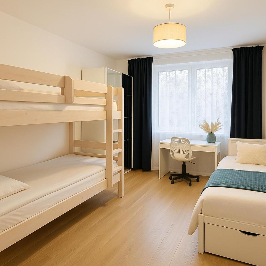 Modern 2-Bedroom Flat with Balcony - Chambres d’hôtes Brentford