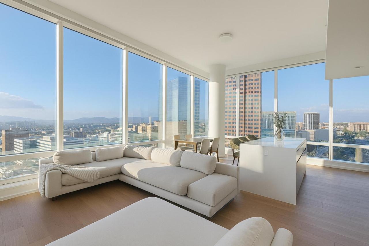 Skyline Serenity Penthouse - Bed and Breakfast Los Angeles