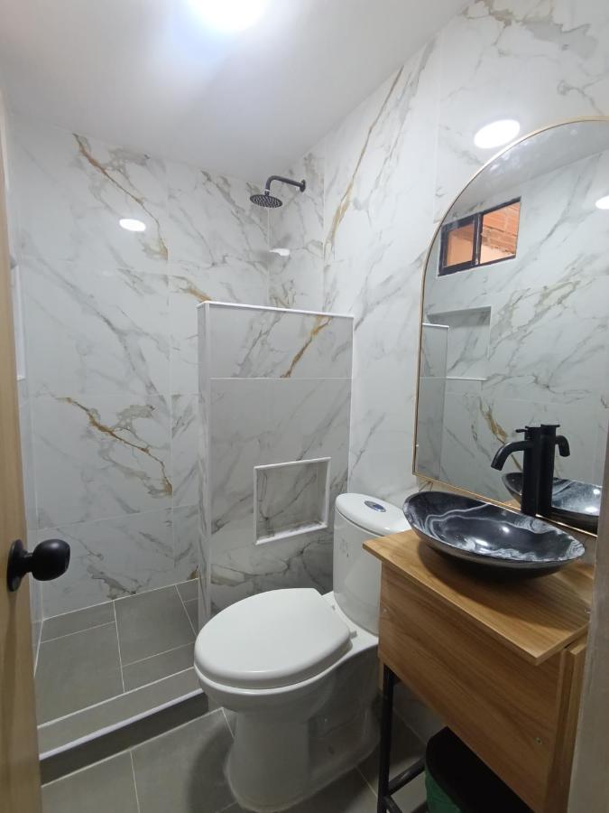 E2P RENOVADO y BELLO APARTAMENTO EN LAURELES ESTADiO - B&B Medellín
