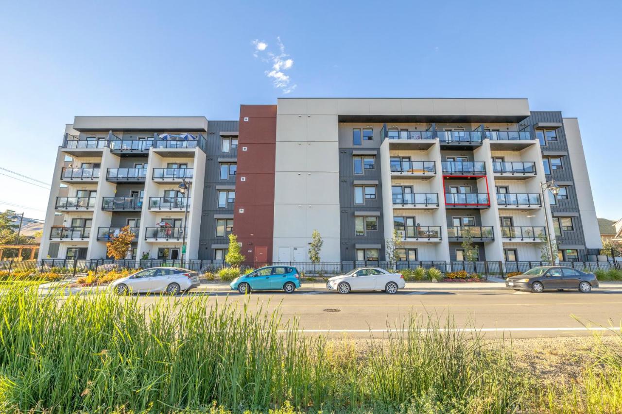 Vita Resort Vernon - Modern Studio on Okanagan Lake - B&B Vernon