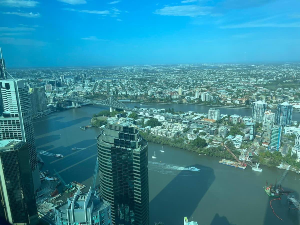 Lvl 76 Sleep Among the Clouds by Stylish Stays - B&B Brisbane