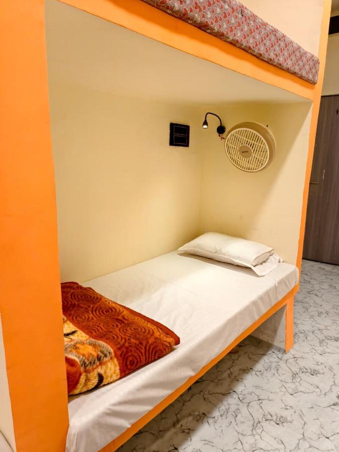 Bed in een Gemengde Slaapzaal met 6 Bedden