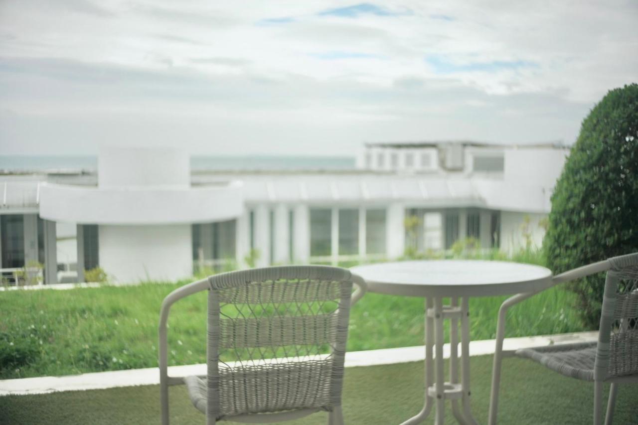 Pure Sunset Beach - By Mikihollick - Chambres d’hôtes Ban Na Chom Thian