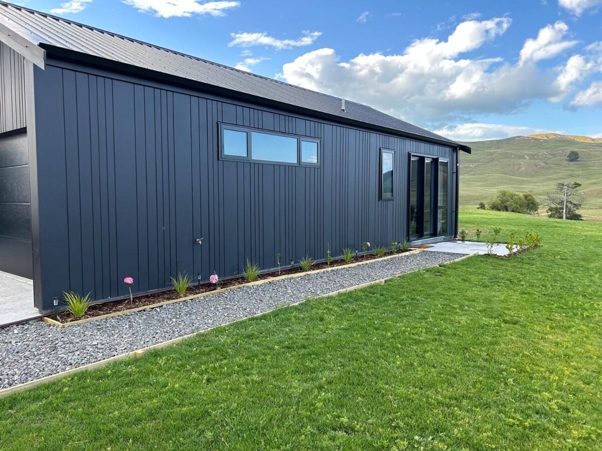 Surf & Turf Romantic Coastal Retreat Near Ocean Beach - Chambres d’hôtes Tuki Tuki