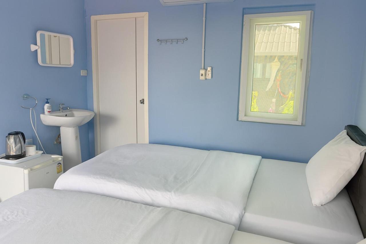 Zweibettzimmer mit eigenem Bad