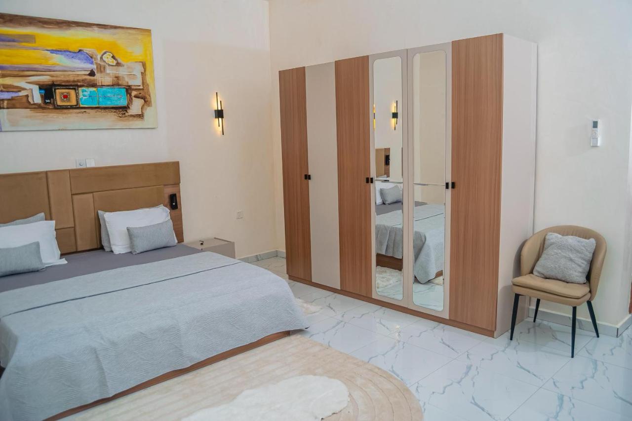 Two-Bedroom Deluxe Apartment with Balcony