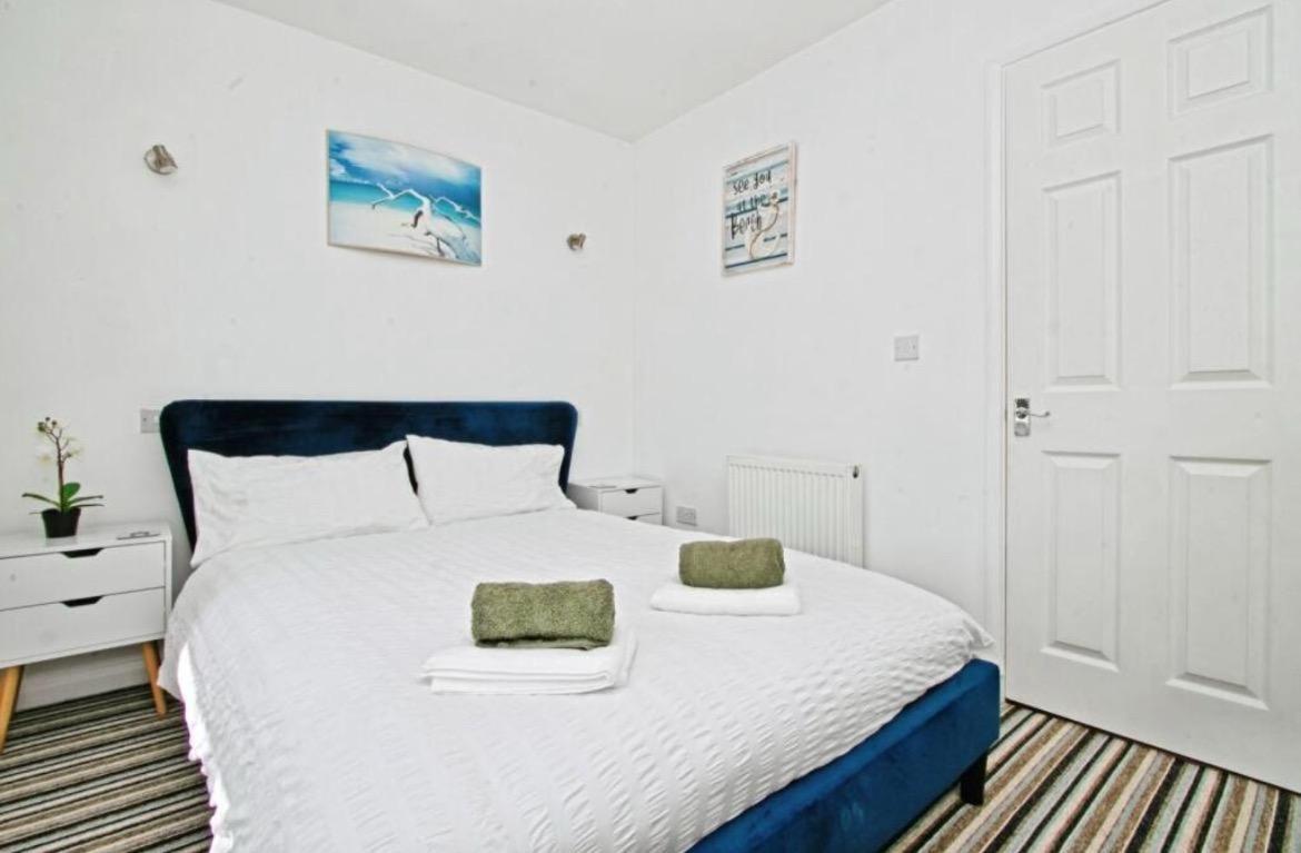 Atlantic Reach – Cozy 2-Bed with Parking - B&B Newquay