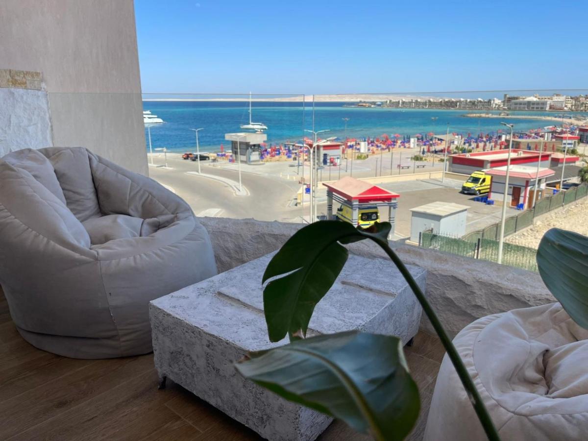 Blue Whale Beach Front VIP apartments - B&B Hurghada